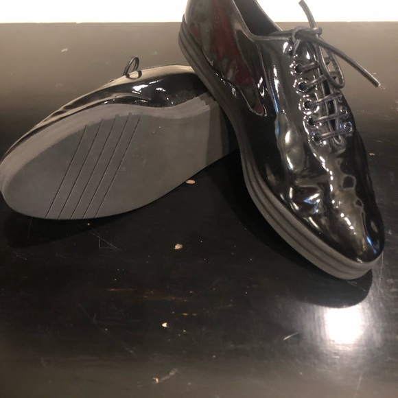 YSL VINTAGE LACED PATENT SHOES NWOT Size-7.5 black patent - Picture 8 of 8